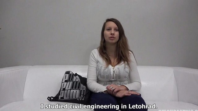 Подрочила большими натуральными сиськами агенту на порно кастинге от первого лица